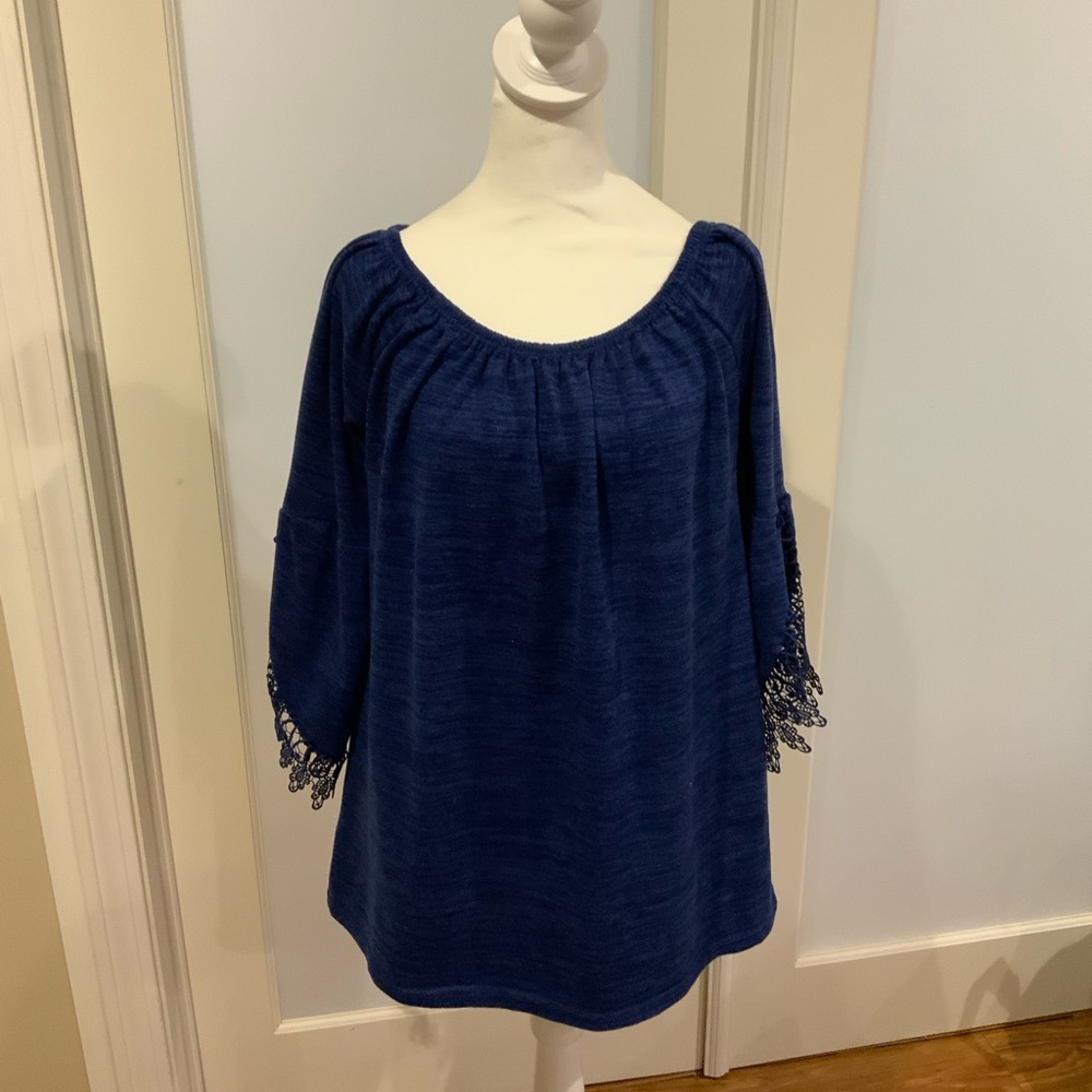 Win Win Open Sleeve Lace Tunic- Sz L-Xl